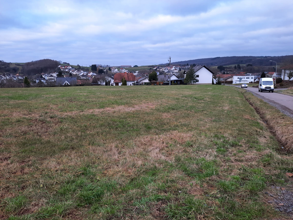 Standort des neuen geplanten Kindergartens (Foto: Fred Metschberger)